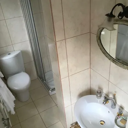 Bed and Breakfast L'Atelier De Tess Le Bec-Hellouin Esterno foto
